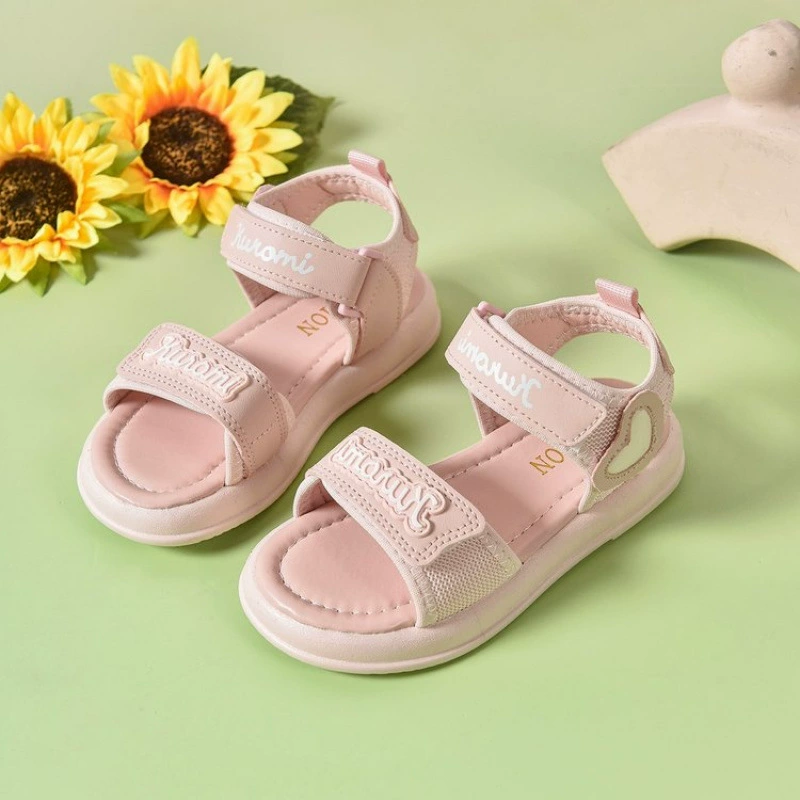 Сандалии для девочек любящие буквы весной 2025 года новые детские полые пляжные туфли модные туфли с открытым носком