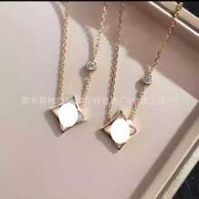�H�ҾW�tͬ��V�����~���廨���Ů�߰汾�ϻ���ؐ�朾W�tֱ����