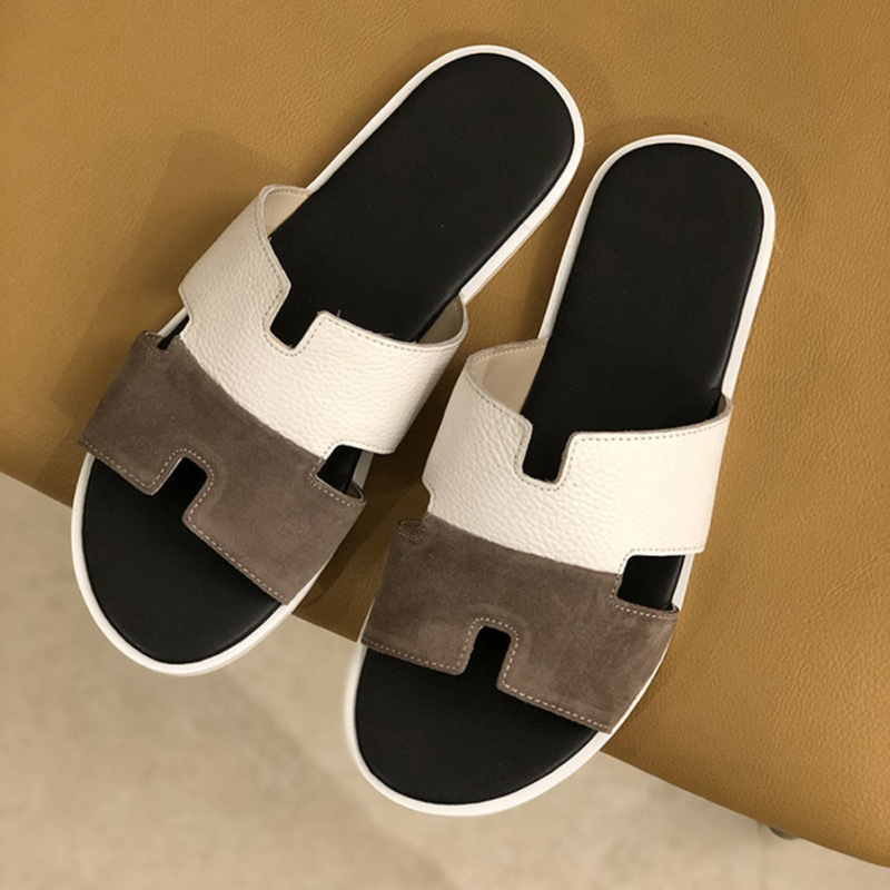 Men's Soft Leather Sandals, British Style, European Style, High-End Men's Slippers, Men's Slip-On Sandals for Indoor and Outdoor Use, Beach Sandals