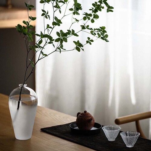 Japanese style cloud Zen vase, glass transparent flower vessel, water-raised flower arrangement, home living room, tea ceremony decoration, plum vase