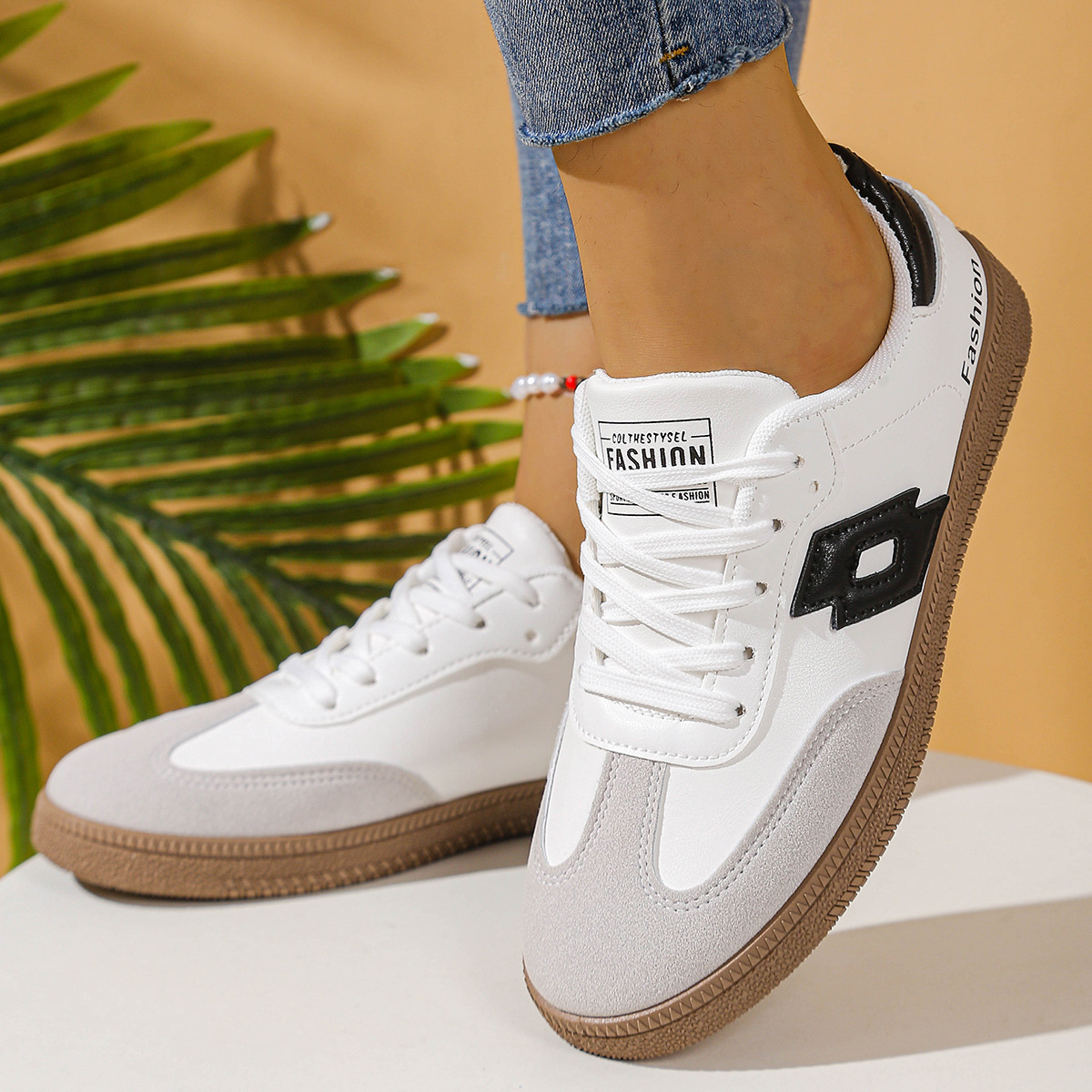 여성을위한 대외 무역 야외 신발 2025 여름 새로운 색상 매칭 다목적 스포츠 흰색 신발 플랫 캐주얼 운동화 도덕 훈련 신발