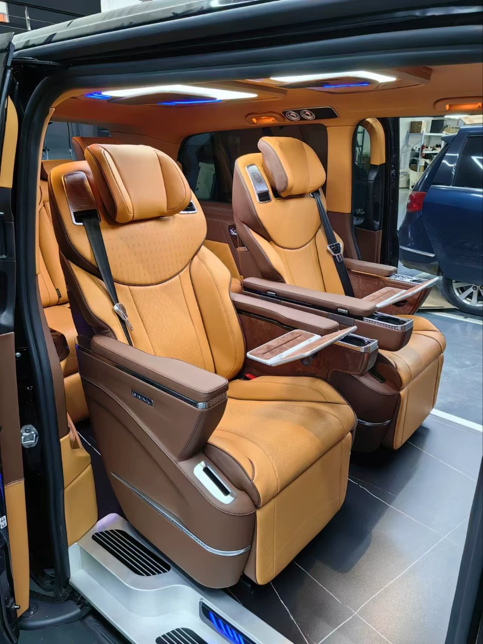 Бизнес-автомобиль Модификация и модернизация авиационных сидений Smart Touch Массажное кресло пневматический массаж разблокирует вращающуюся вентиляцию с подогревом
