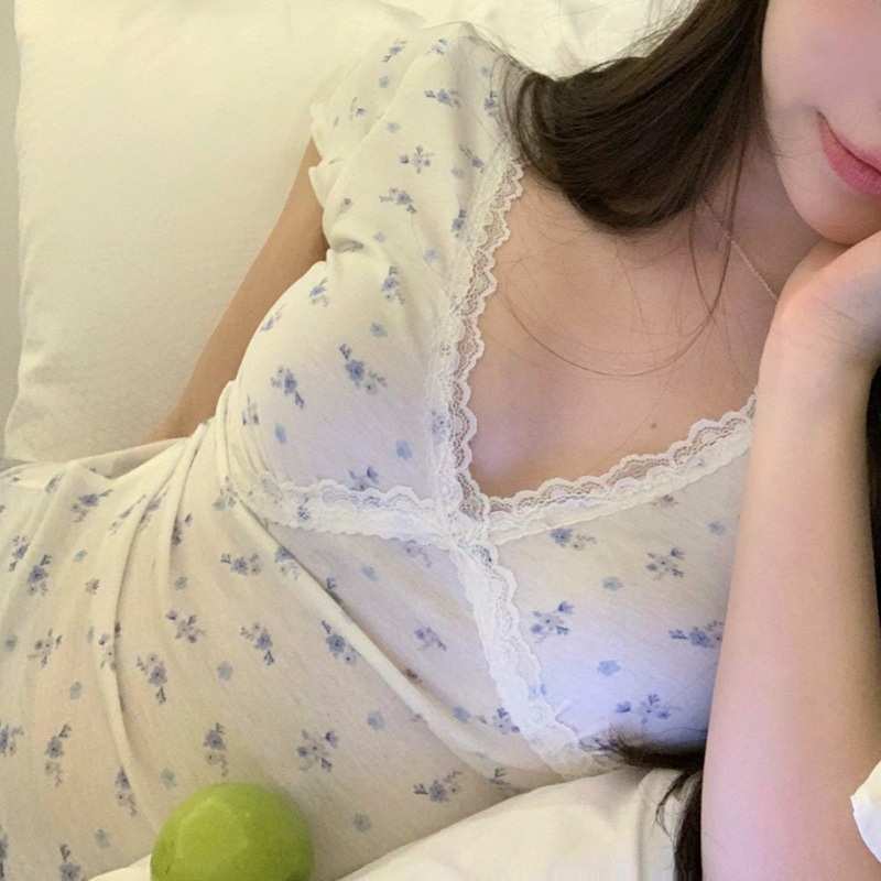 French Sweet Heart Floral V-Neck Lace Cross Short-Sleeved T-Shirt for Women Pure Lust Elegant Slim Short Sexy Versatile Top