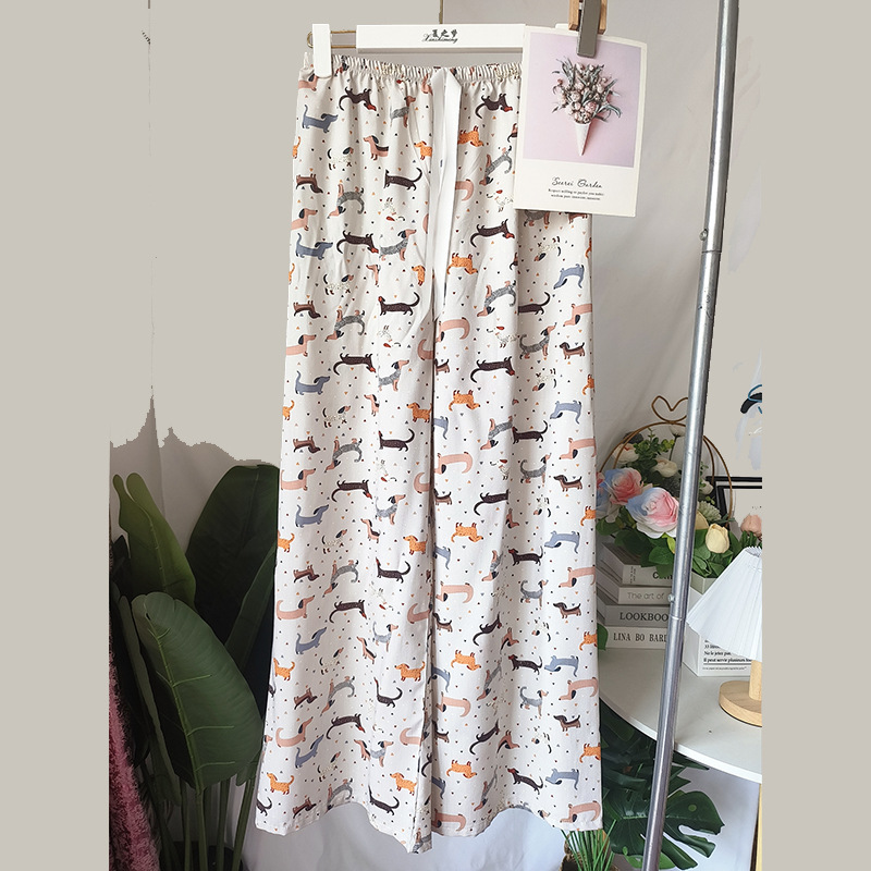 흰색 바탕에 강아지