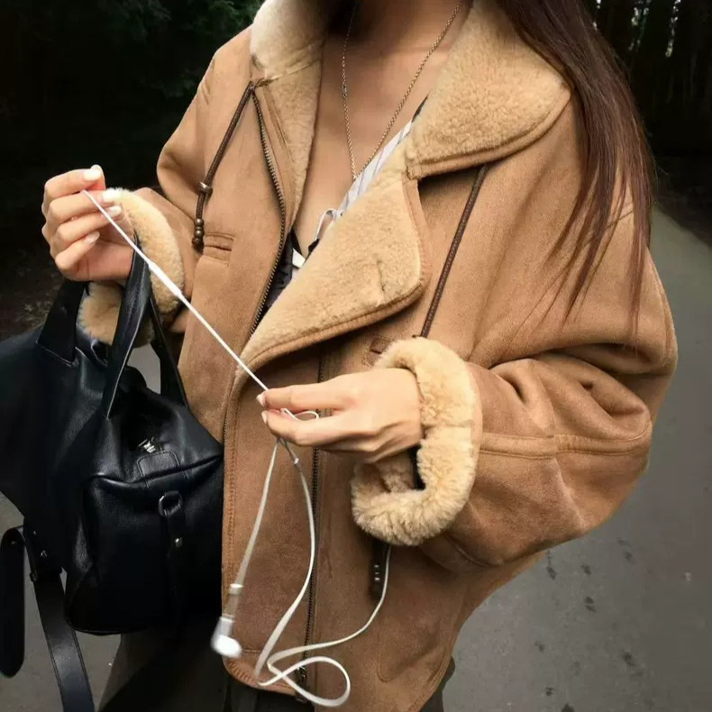 In Stock 2025 Winter New Korean Dongdaemun Style Zip-Up Lapel Lamb Wool Shearling Suede Jacket Coat In Stock 2025 Winter New Korean Dongdaemun Style Zip-Up Lapel Lamb Wool Shearling Suede Jacket Coat
