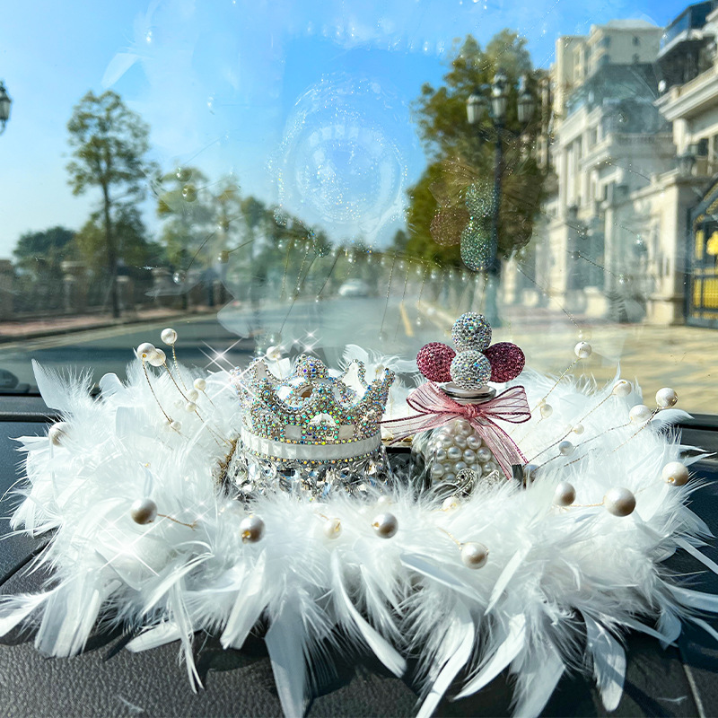 Nuevos adornos para automóviles, accesorios para automóviles, coronas de diamantes, perfumes, decoraciones de aromaterapia para automóviles, suministros para automóviles nuevos para niñas