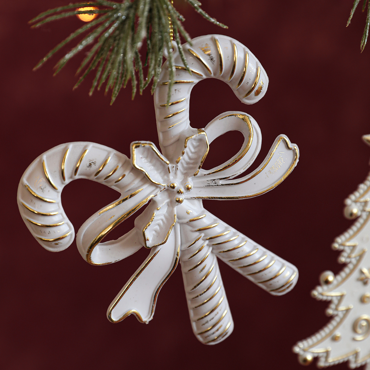 Nuevo colgante de plástico dorado blanco mate retro ligero de lujo copo de nieve árbol de Navidad decoración de ventana colgante