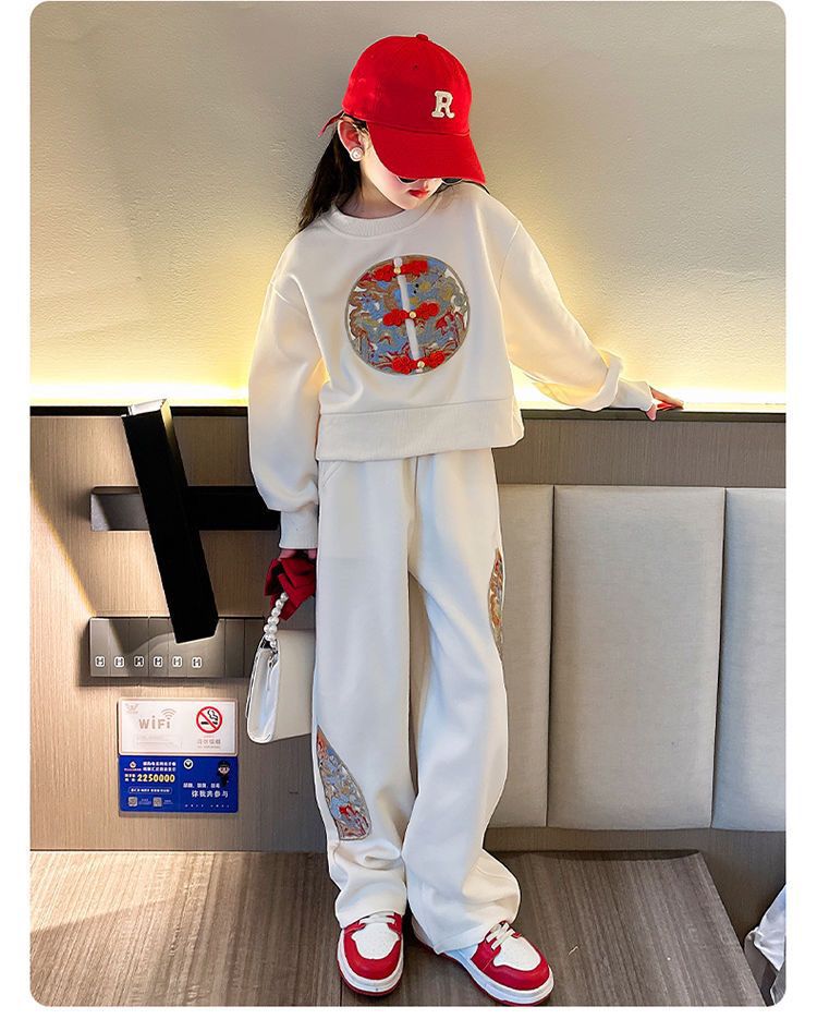 Kapuzenpullover mit chinesischer Stickerei für Mädchen 2024, neue Internet-Berühmtheit, Freizeithose, zweiteiliges Set für mittlere und große Kinder_voghion.com
