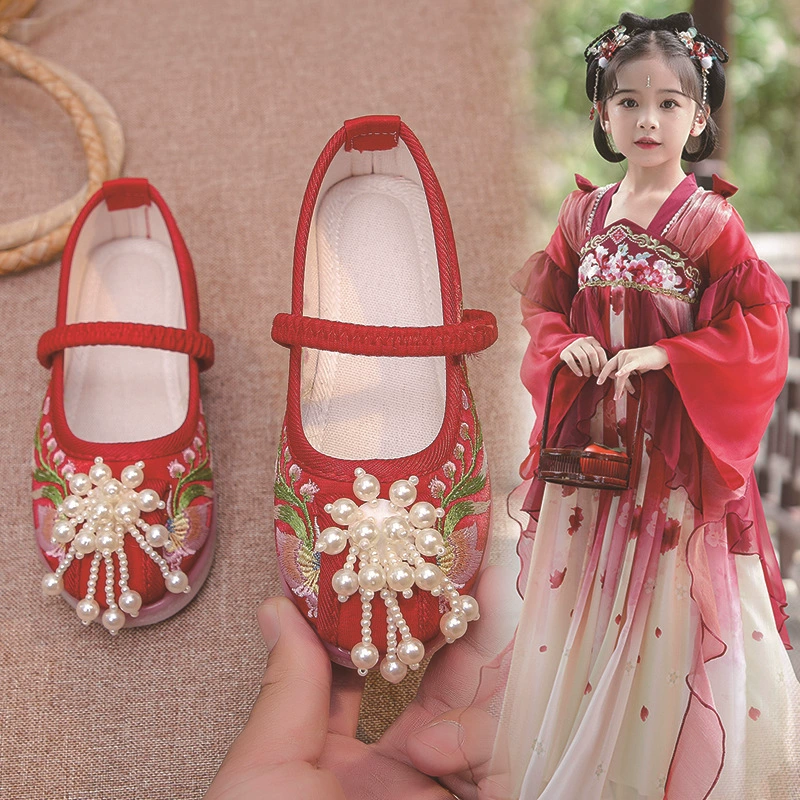 Детские туфли из ткани в китайском стиле