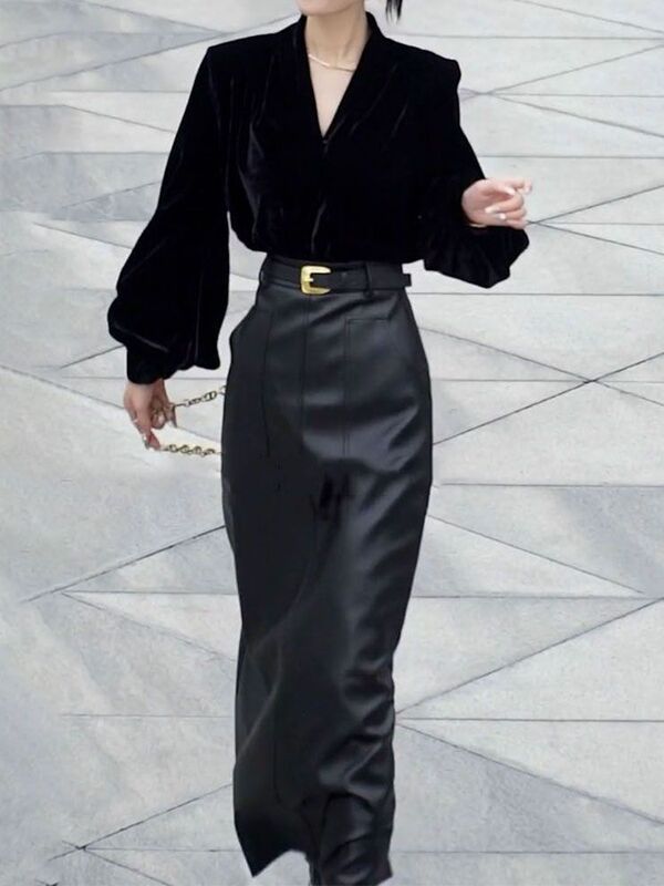 Shanli Dadi's Trendy Korean-Style Fashion Outfit for 2025 Autumn, Minimalist Retro Velvet Shirt and Leather
