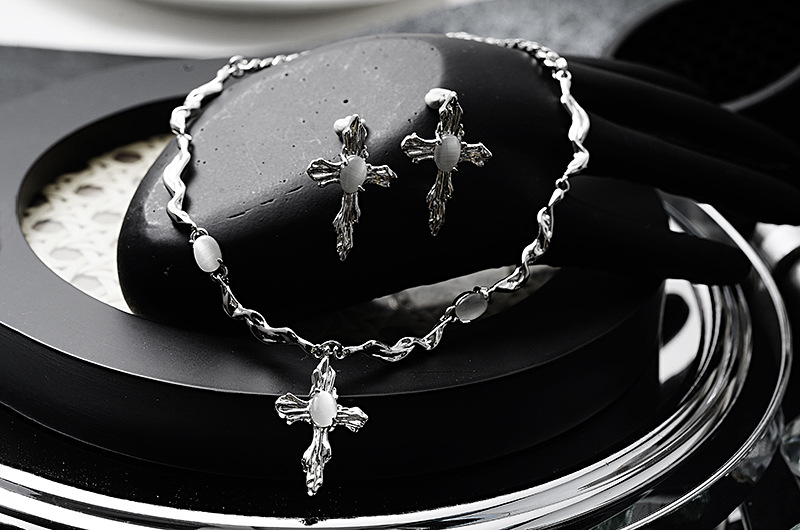 Retro Cross Copper Plating Opal Pendant Necklace