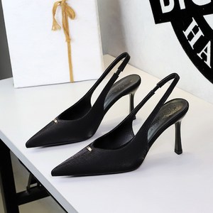 9625-6 French Sweet Metal Decoration Fashion Pointed Shallow Mouth V-Buckle Back Empty Rear Tripping Strap Thin Heels Fe
