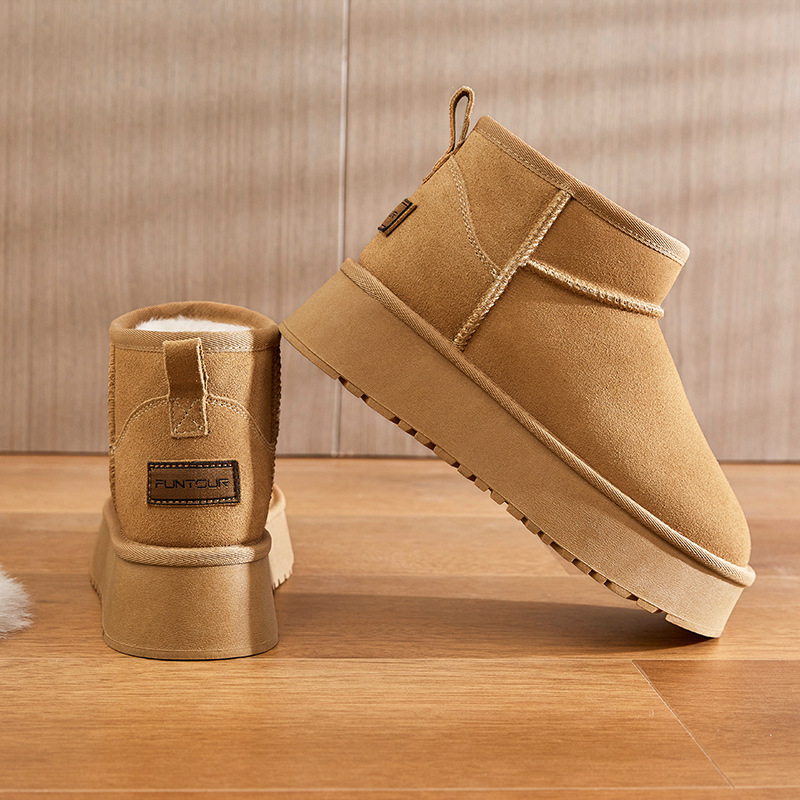 Zhou Dongyu con botas de nieve de fondo grueso para mujeres en invierno 2024 nuevos zapatos de algodón de pan de lana de cuero corto aumentados en altura