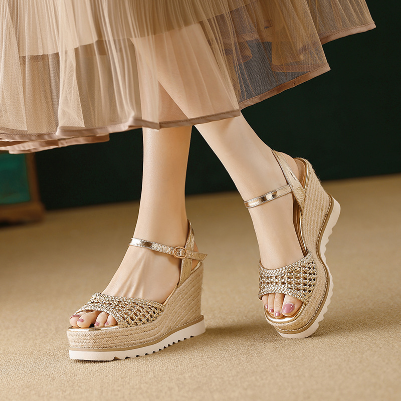 Sandal cao gót nữ mũi vuông hở ngón, đế xuồng đan rơm, gót 9 cm — màu vàng, bạc