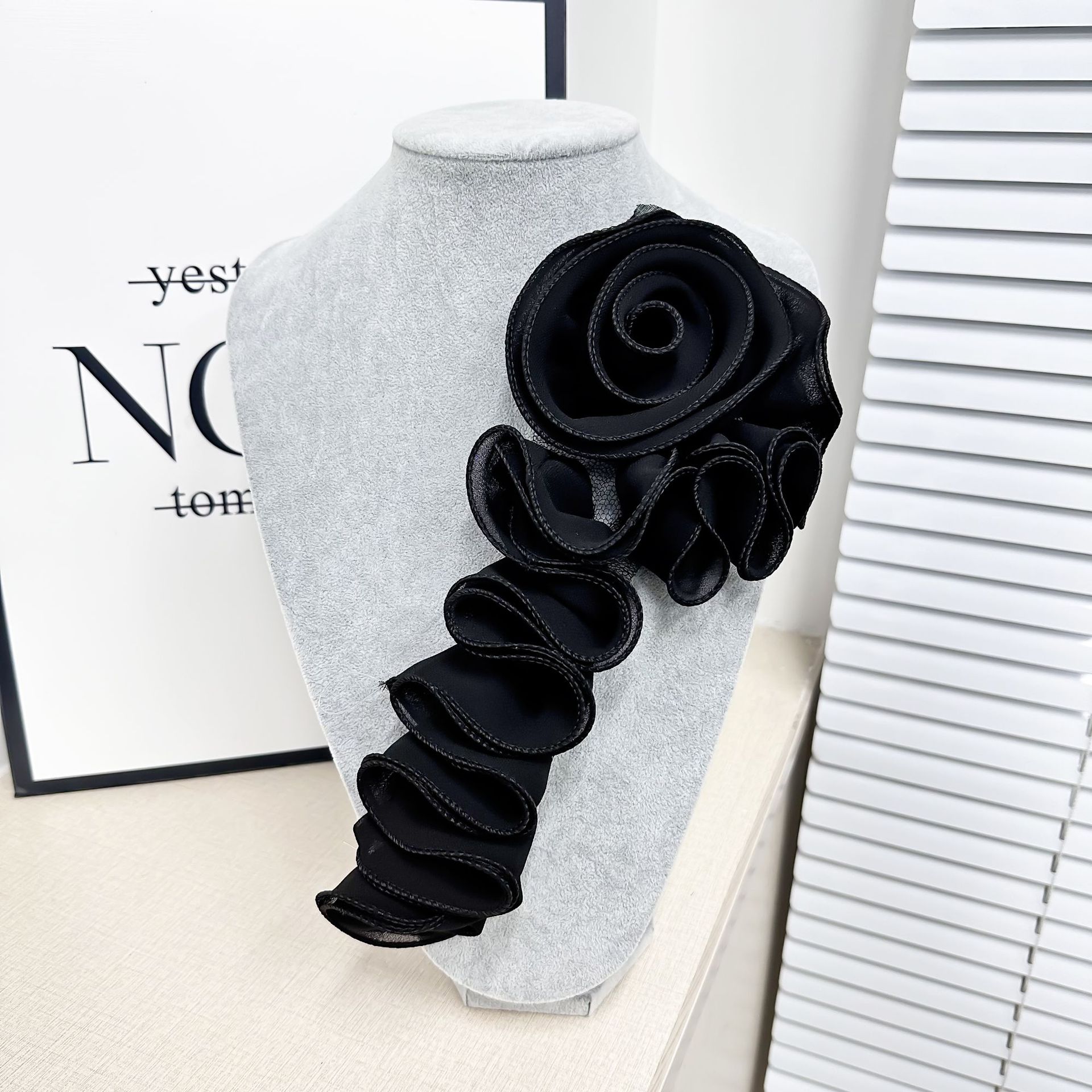 Accesorios decorativos de encaje grande ondulado plegado flor tela tela tela de tela de mujer diy accesorios hechos a mano flor decorativa