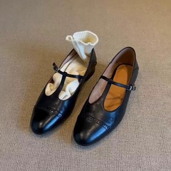 羊皮版 ~ デザイン感の小さい革靴の女性t字バックルの本革の丸い頭の靴の低いかかとの復古のメアリー珍の靴の2025