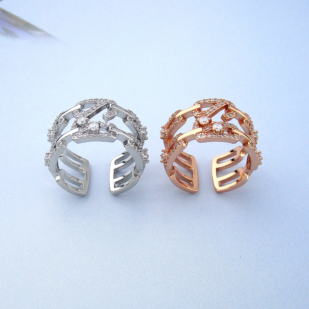 ��Լ�����䵭��С�ڶ���������ڿɵ��ڽ�ָŮ΢���ʯ����ѧ��