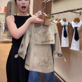 女童秋季外套凯蒂猫刺绣真两件风衣小女孩洋气卡其色风衣裙套装
