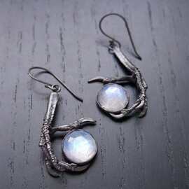 昌绩跨境欧美暗黑系骷髅爪嵌月光石耳环女时尚个性哥特式耳饰批发