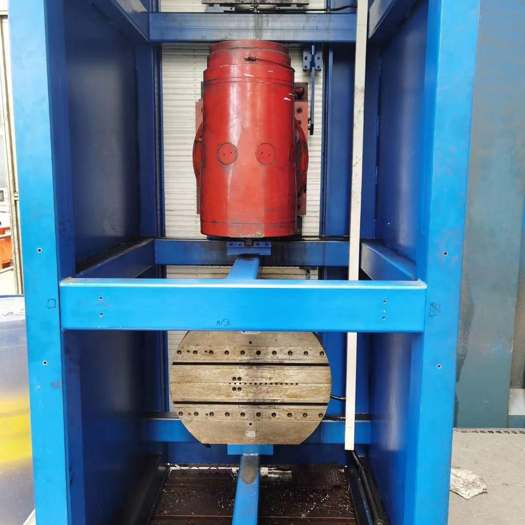 出售高嘉龙门加 工中心，意大利落地镗铣加 工中心，数控导轨磨等