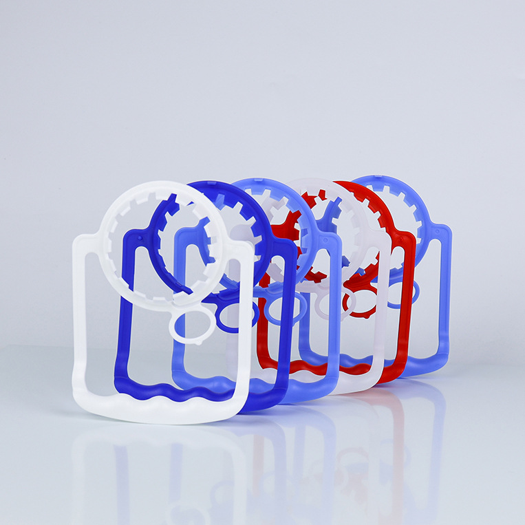 Fábrica de fuente al por mayor 55 calibre botella de bebidas PE mango botella de agua potable desechable mango mango de plástico