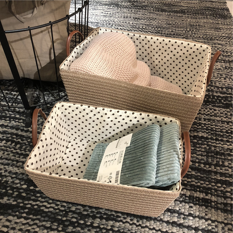 At the end of the bedside bed, put the clothes artifact bedroom bedside basket to sleep and get rid of the dirty basket and high value. 2