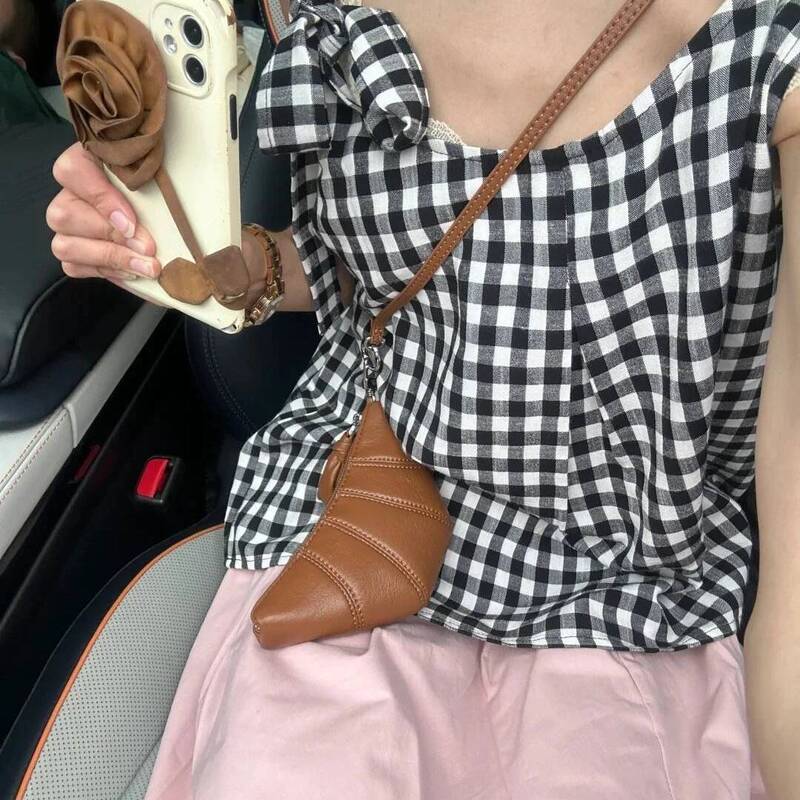 Trendy Croissant Baguette 2025 Niche Mini Retro Key Pouch Versatile Lipstick Earphone Bag Neck-Hanging Coin Purse