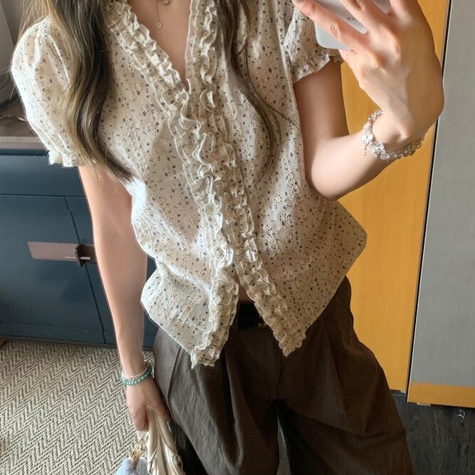 2026 Niche Design Printed Water-Soluble Shirt for Women 2025 Summer New V-Neck Slimming Short Style Versatile Casual Wear