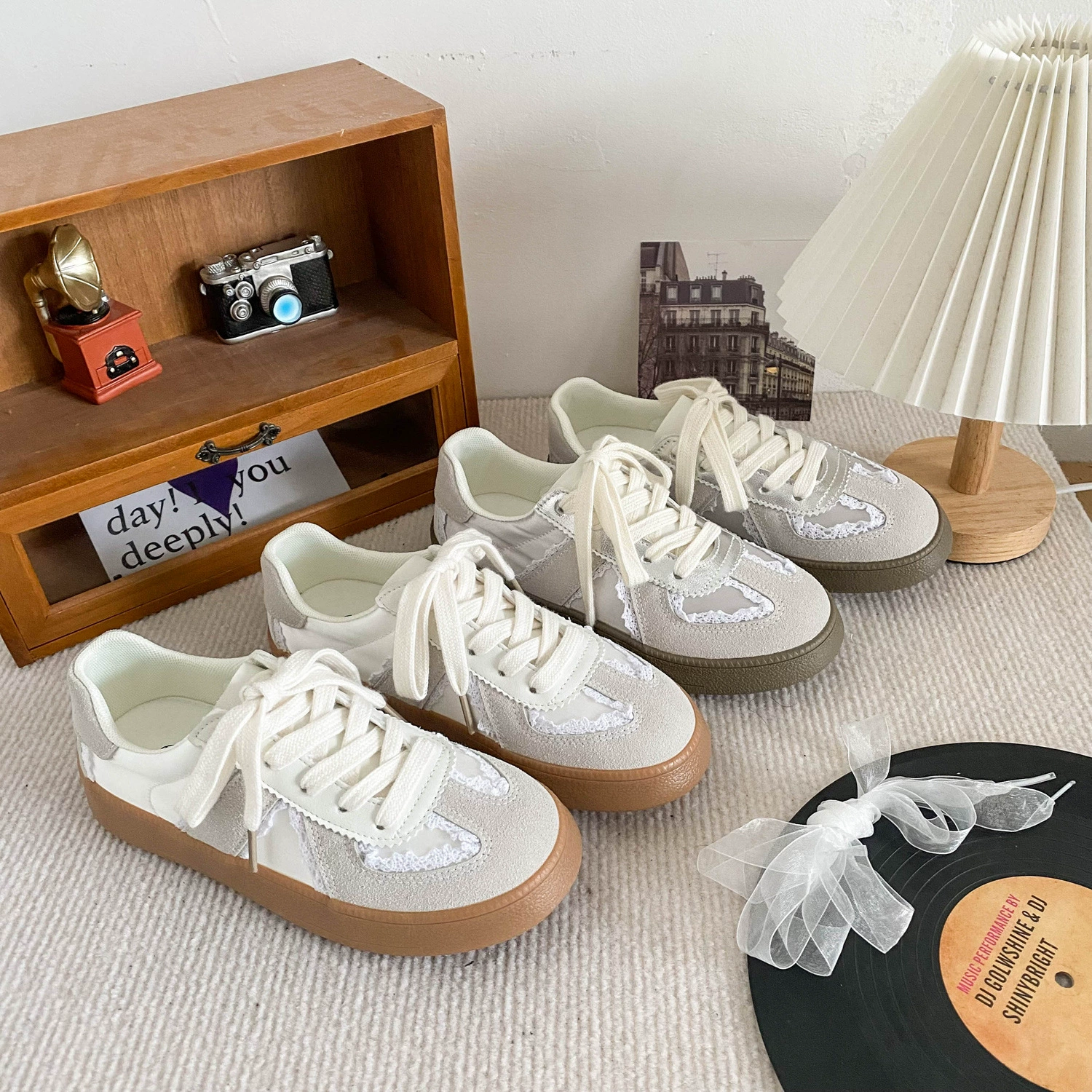 6504 Новый китайский стиль плоской подошвы маленькие белые туфли женский chic2024 новый байк Xiaozhong этические туфли