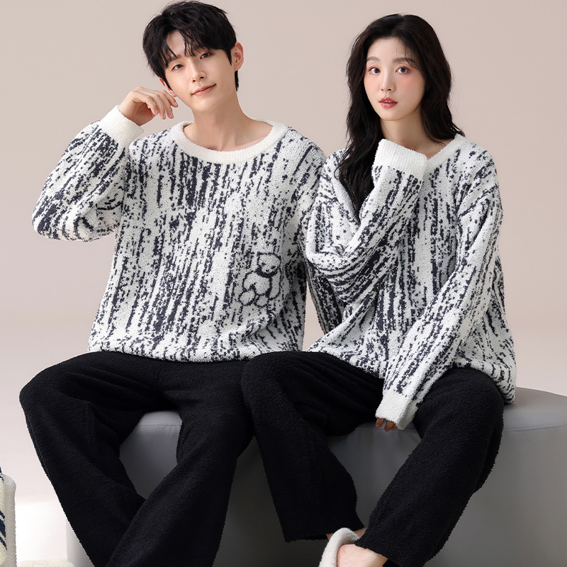 커플 잠옷 가을과 겨울 남자의 간단한 줄무늬 세트 겨울 한국 스타일 산호 양털 여성 홈 옷 반쪽 양털