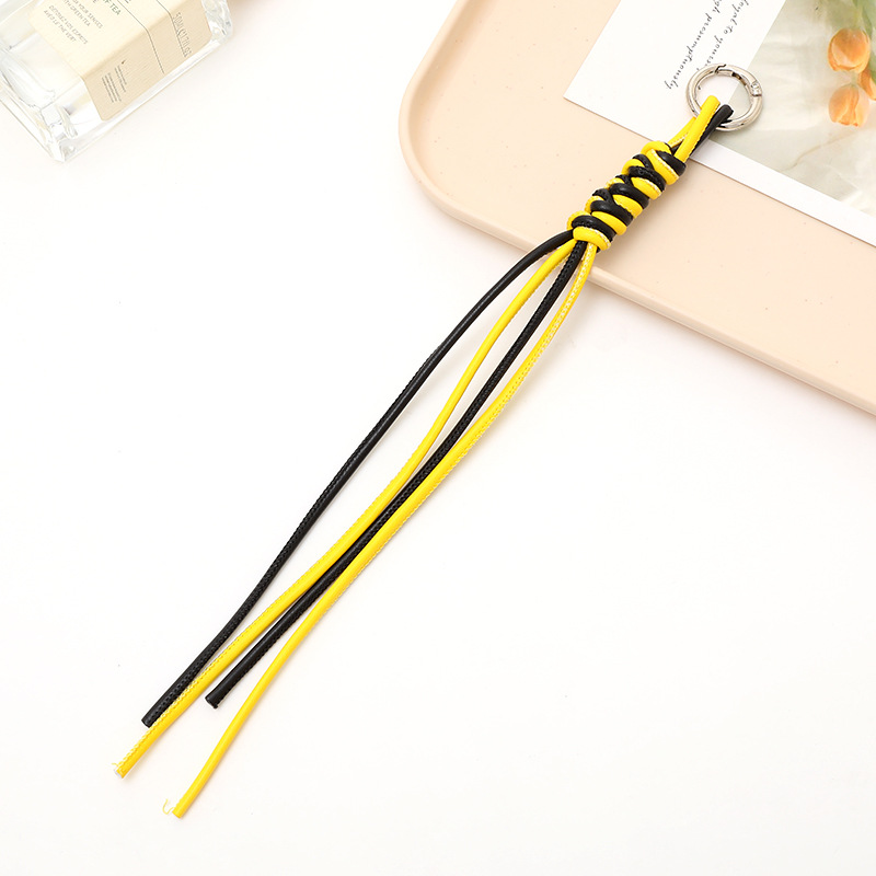 Nuevo tipo de cuerdas de cuero PU llavero colgante in bolsos de moda colgante cadena accesorios DIY tejido a mano