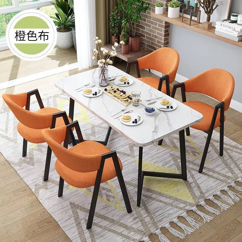 흰색 대리석 테이블 + 주황색 천 의자 4개