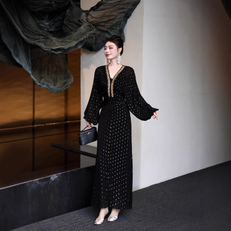 Retro Palace Style Celebrity Yellow Skirt with Lantern Sleeves, V-Neck Design, Sequined Beading Waist, Long Dress