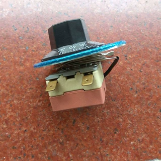 红底热水器可调温液胀式温控器体胀式温控开关膨胀式温度保护器