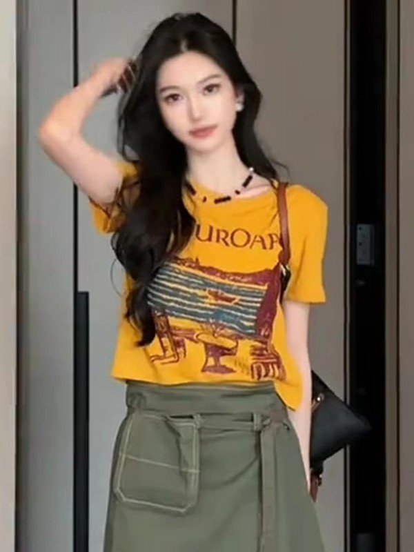 オレンジプリントラウンドネックショルダー半袖Tシャツ女性用2025夏の新しいファッション年齢を減らすルーズスリミングトップ|undefined