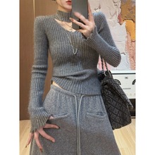 灰色镂空v领挂脖长袖打底针织衫女秋冬修身内搭高级感毛衣上衣