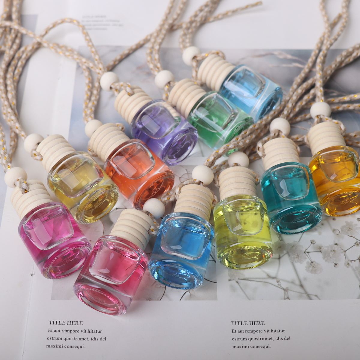 [흔들리는 소리 폭발] 자동차 향수 유리병 펜던트 아로마 테라피 에센셜 오일 자동차 장식 자동차 교수형 향수