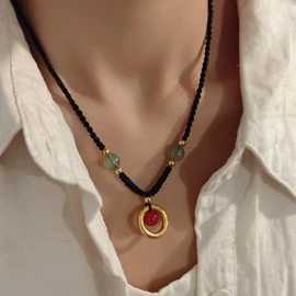 耳环;耳钉;项链