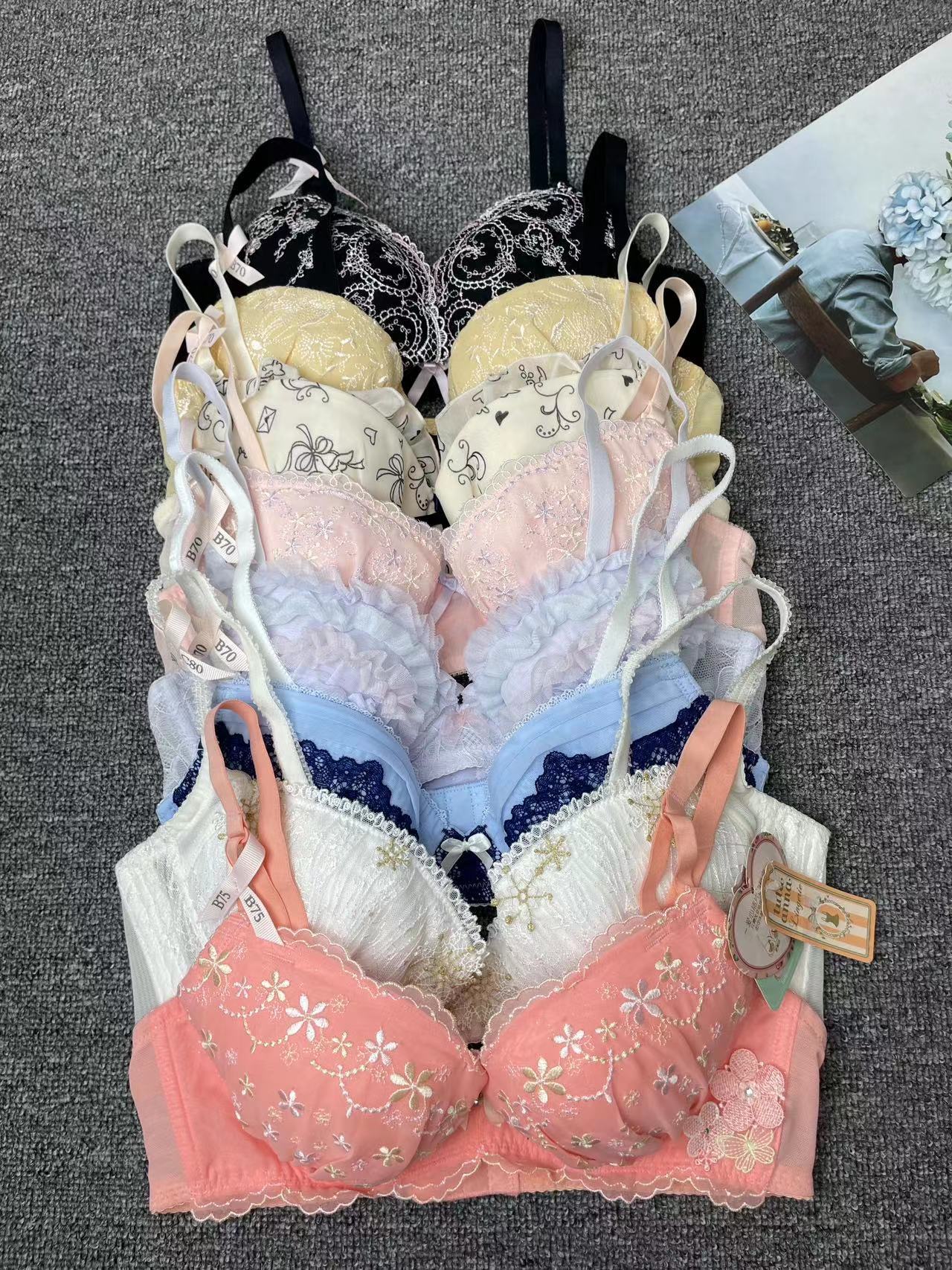 Japonés y coreano niñas sujetador diverso sujetador mixto stock cola bienes sujetador bordado de alta calidad extranjero solo sujetador