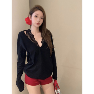 Real shot real price autumn hot girl pure wind V-neck lace vest stacked loose long sleeve T-shirt two-piece set