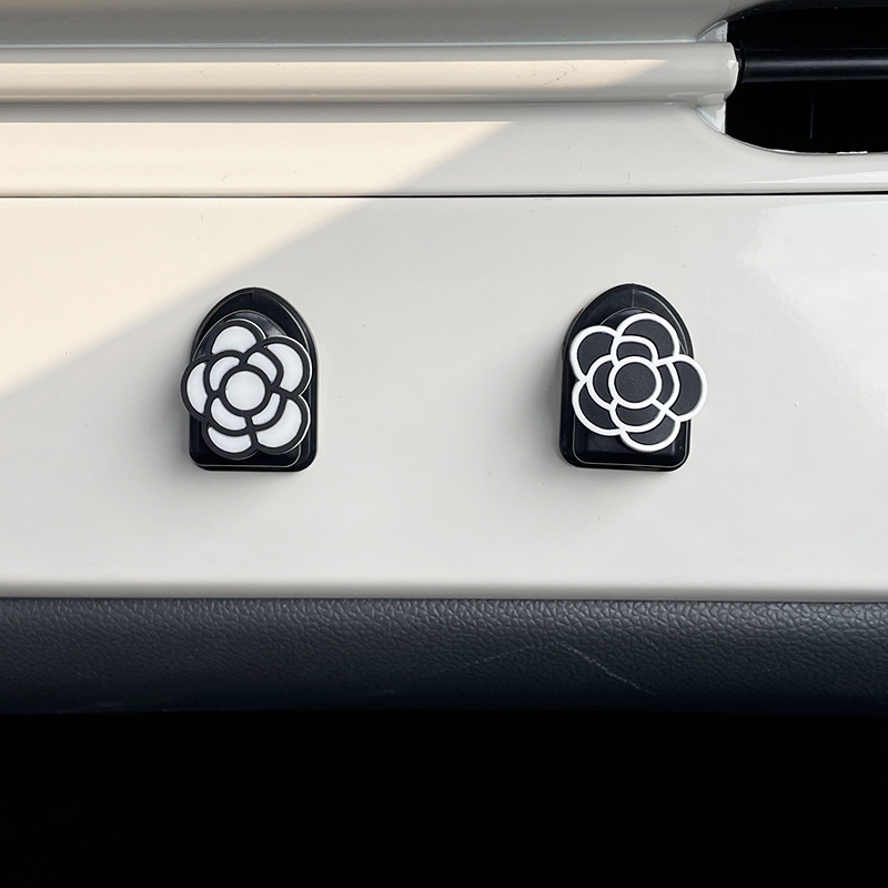 Gancho de automóvil de la disposición frontal multifuncional creativo de automóvil pegado pequeño gancho de automóvil de decoración de automóviles para mujeres