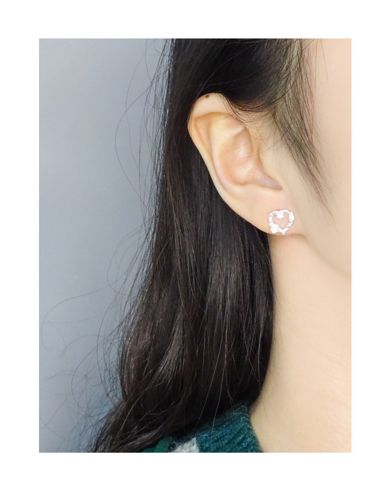 Women's Gender 1 Pair 925 Sterling Silver Heart Shape Flower Ear Studs