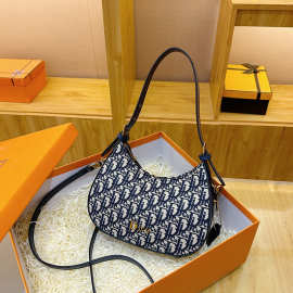 跨境女包2025新款小众复古刺绣腋下包字母提花面料百搭单肩斜挎包