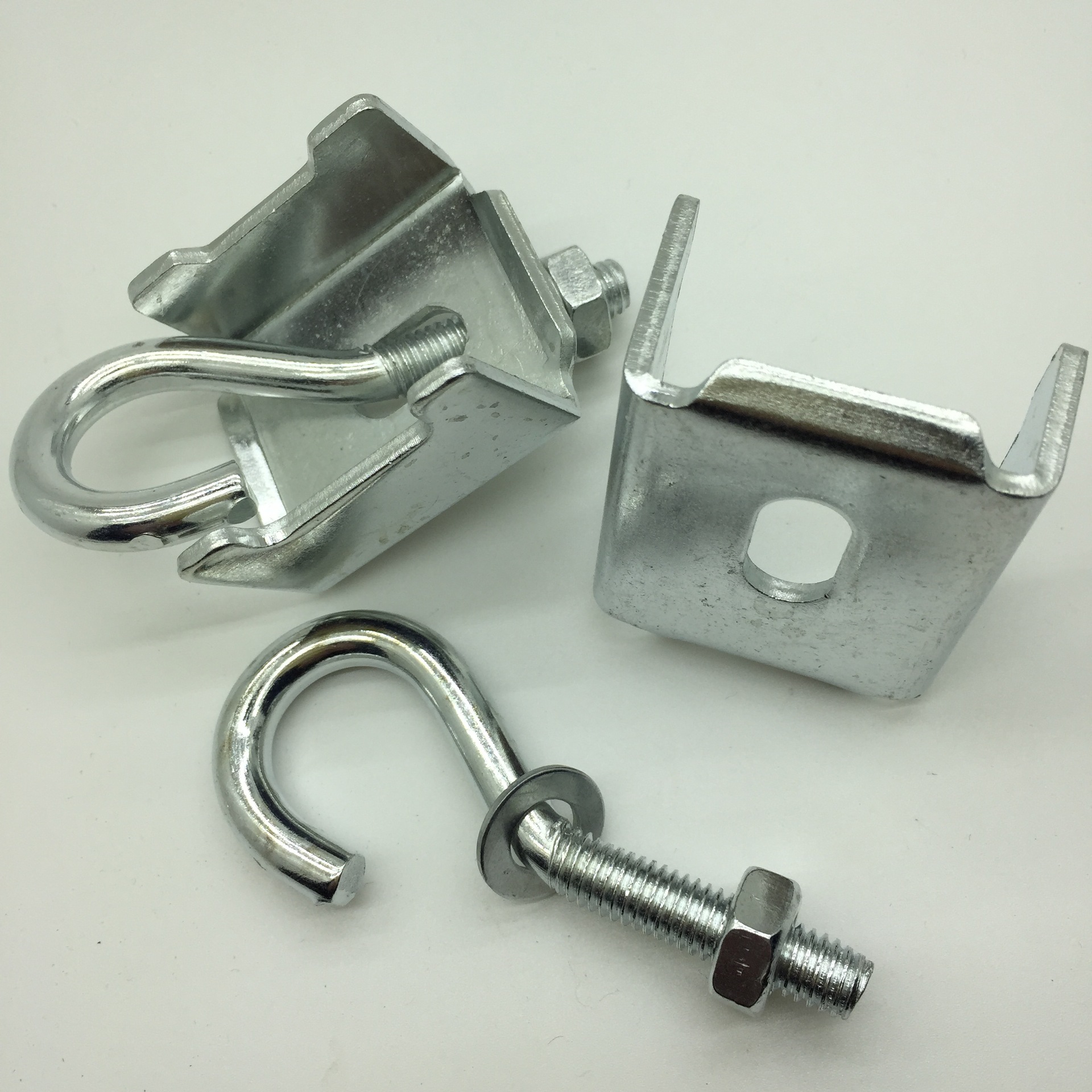 仓储重型货架配件楼板钩羊眼圈冲压铁片固定卡扣件加长货架配件