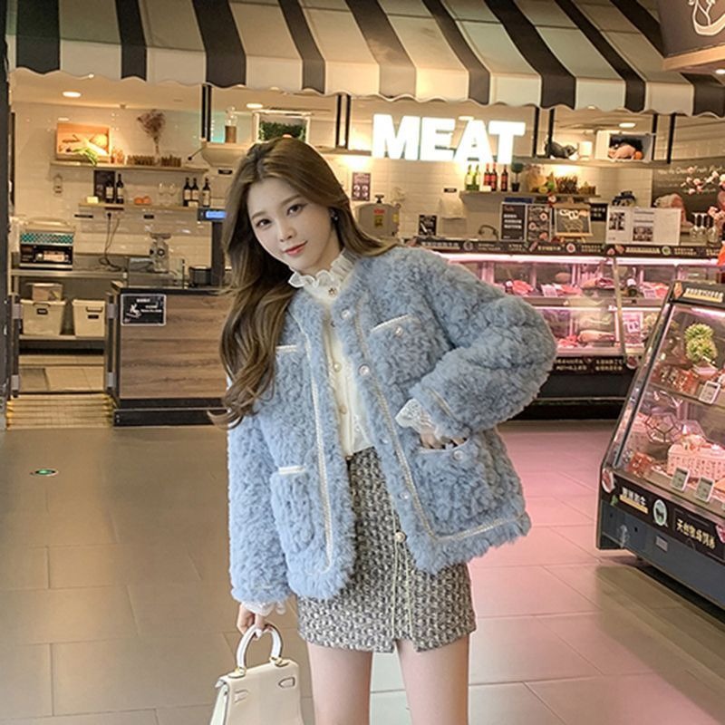 Chanel-style lamb wool coat, new autumn/winter style, Korean loose fit, warm and versatile short top, elegant.