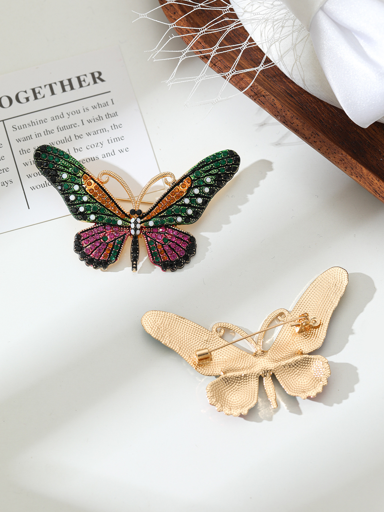 New European and American Style Cross-Border Creative Cute Brooch with Butterfly Design, Rhinestones, Enamel, and Oil-Drip Finish, Direct from the Manufacturer