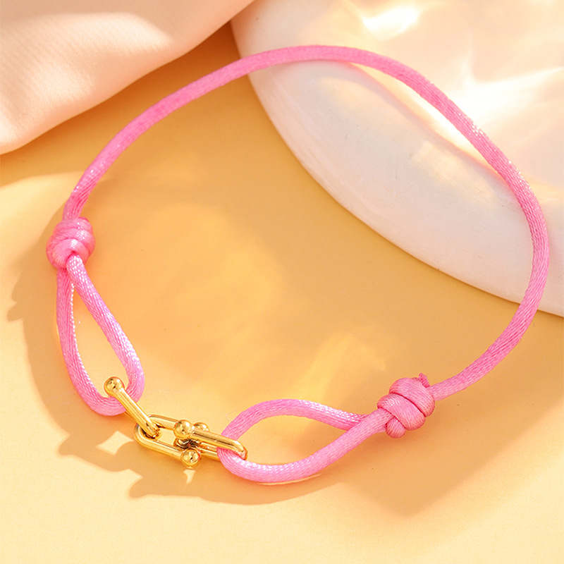 Personalidad creativa joyería de acero inoxidable en forma de U cuerda de mano tejida a mano venta caliente europea y americana joyería de cuerda roja simple y versátil