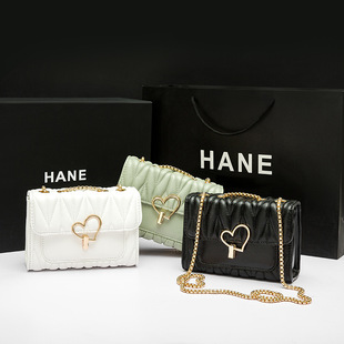 Shoulder bag, fashionable small bag with diamond pattern one shoulder, chain bag, Chanel style