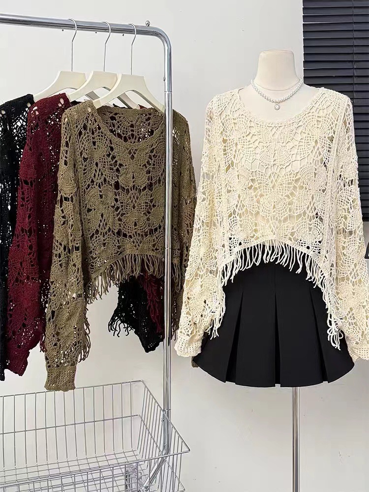 Ethnic Style Hollow-Out Crochet Tassel Loose Long-Sleeved Knit Top for Women, Autumn Fashionable Short Layering Top
