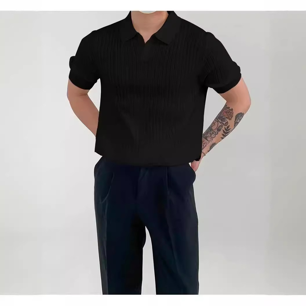 Poloシャツの男性の韓国版の潮流は襟のtシャツの男性の半袖をめくって軽く熟しています。